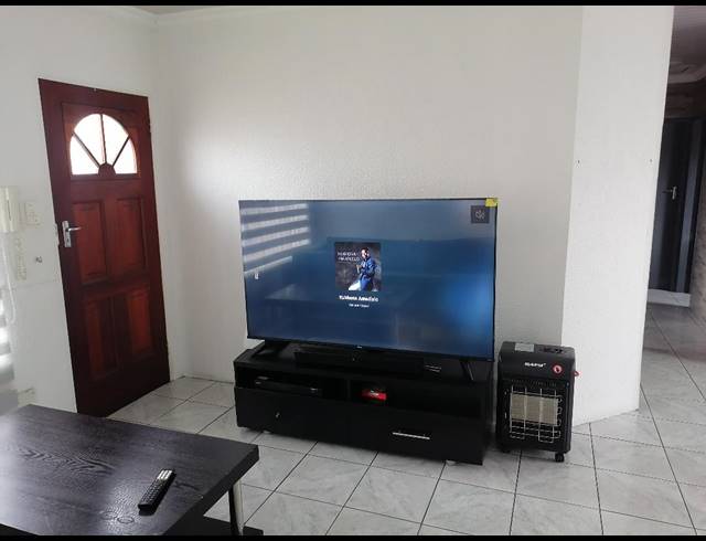 3 bed property to rent in EVANS PARK